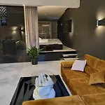 Z Jacuzzi Life Centrum *