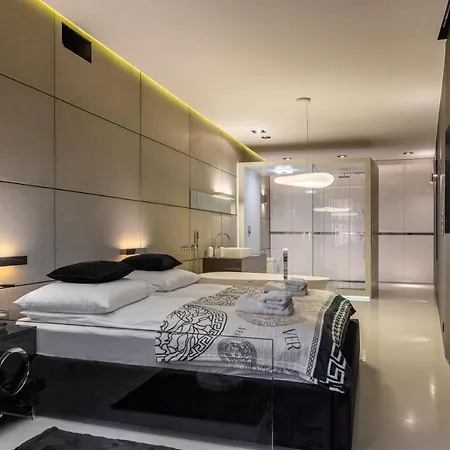 Z Jacuzzi Life Centrum Apartament